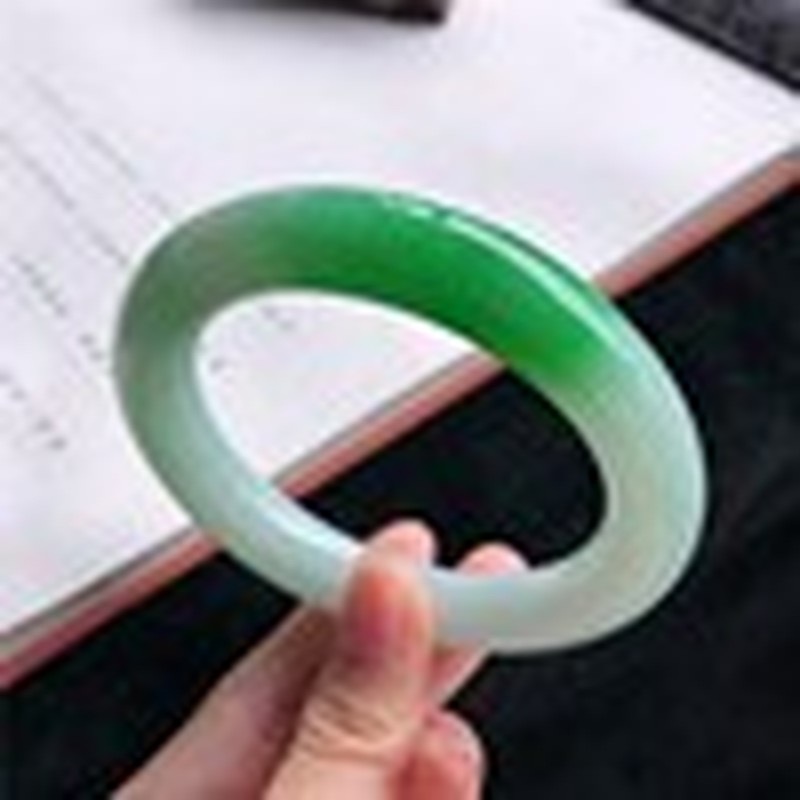 天然ビルマ翡翠ブレスレット、アイスワックスタイプ、ライトグリ - Lighting & Home Decor Studio Photos のレビューと価格